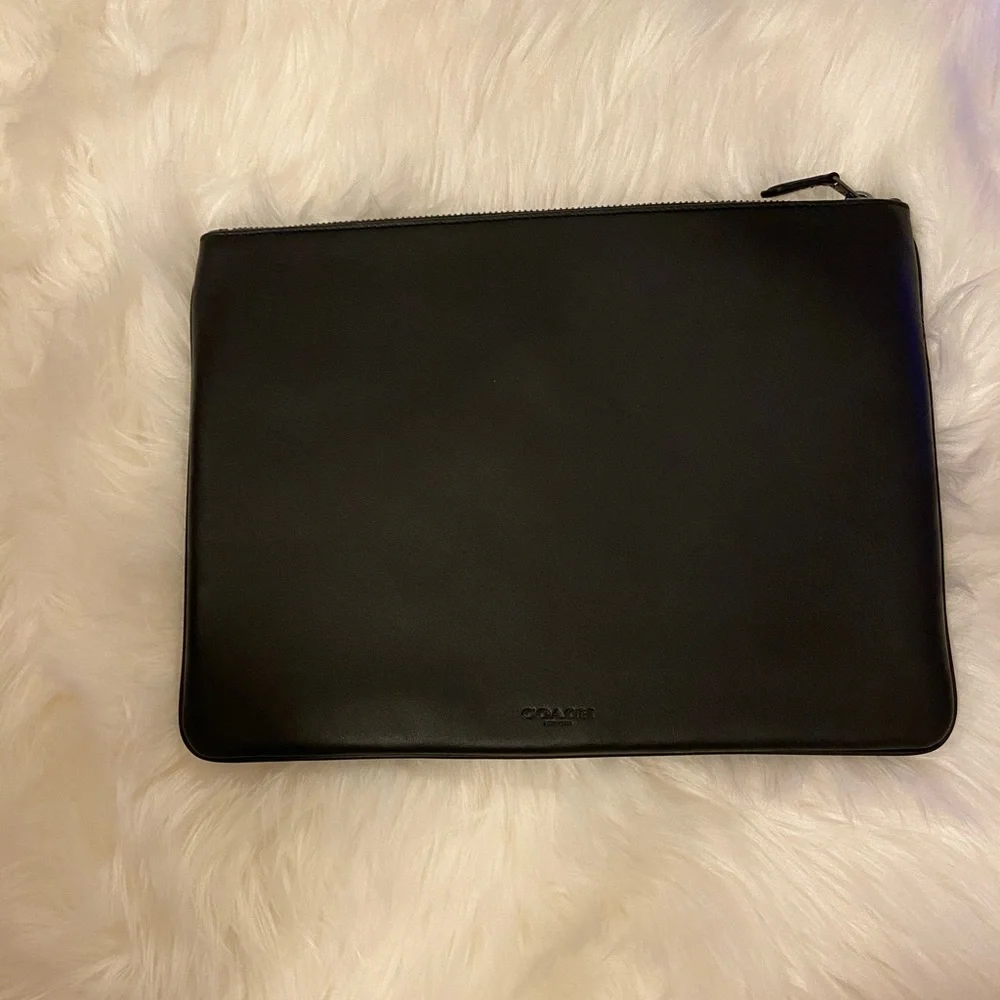 COACH STARWARS POUCH WRISTLET NWT - Picture 3 of 15